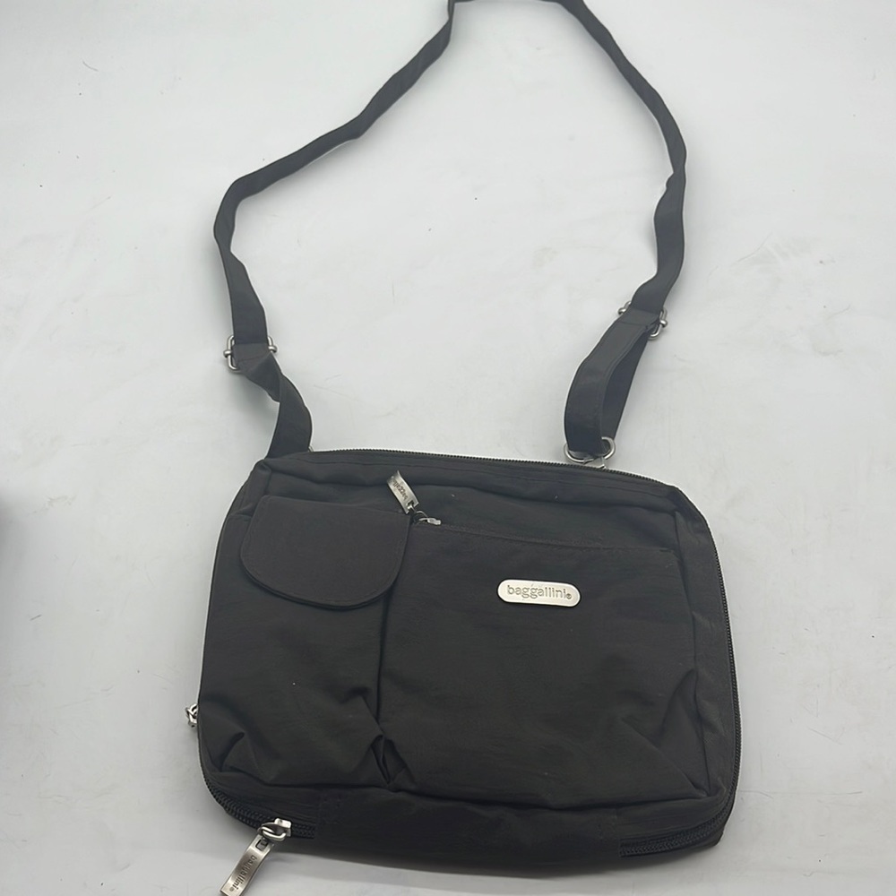 Baggallini Small Dark Gray Nylon Crossbody Bag Dark Red Lining NYB2084